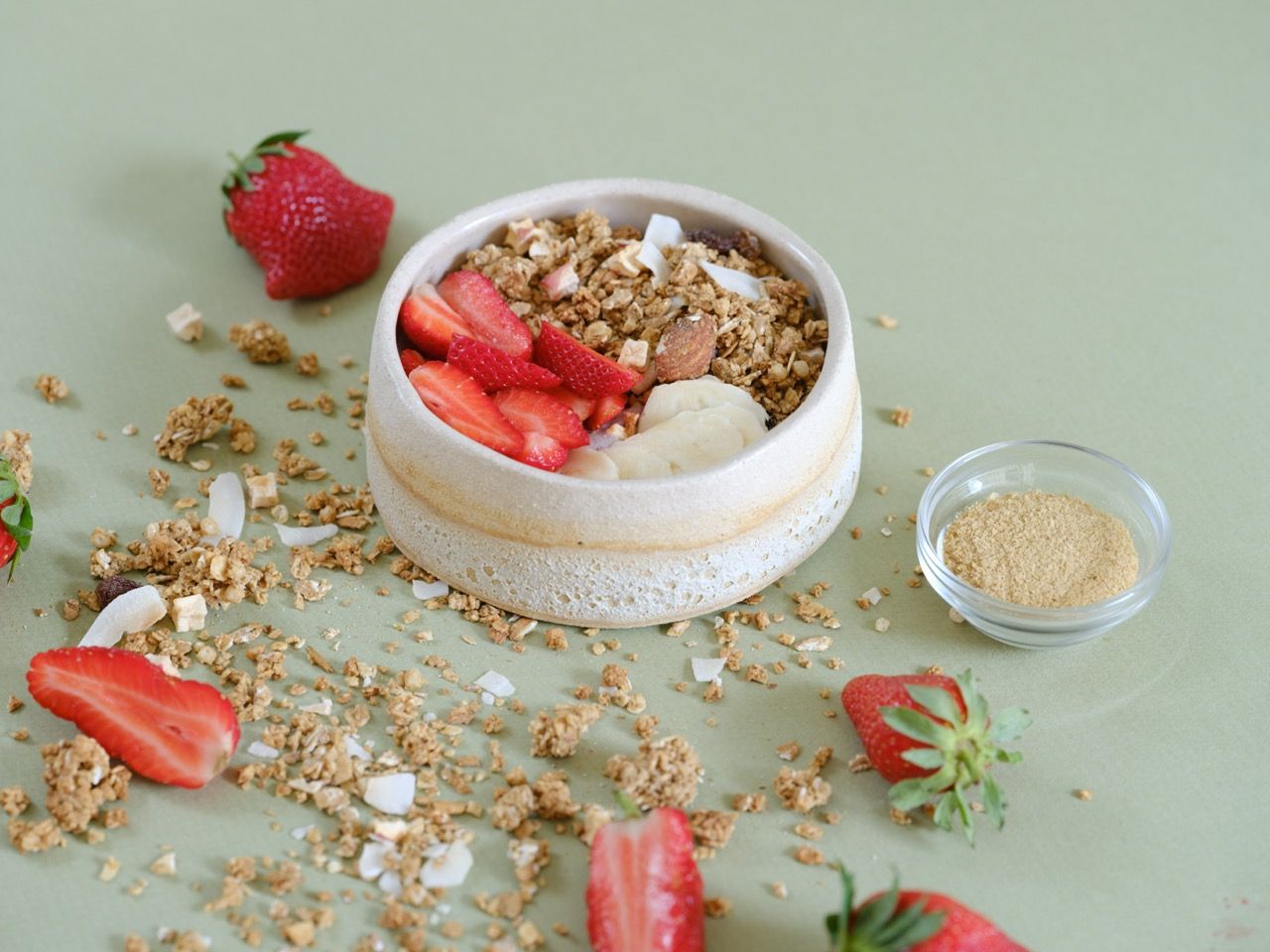 Fromage blanc à l'açaï et au granola par Bioreal Fromage blanc à l'açaï et au granola par Bioreal