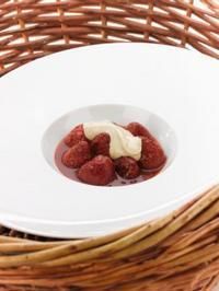 Poêlée de fraises au poivre et balsamique, fromage frais au citron vert Poêlée de fraises au poivre et balsamique, fromage frais au citron vert